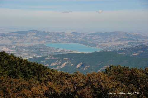 11_il lago di monte Cotugno.JPG